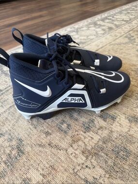 Nike Alpha Menace Pro3 Cleats in Navy and White. NWOT